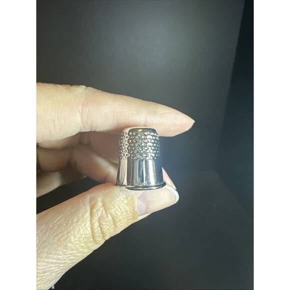 Las Vegas, Nevada Souvenir Metal Silver Tone Thimble - Picture 3 of 6